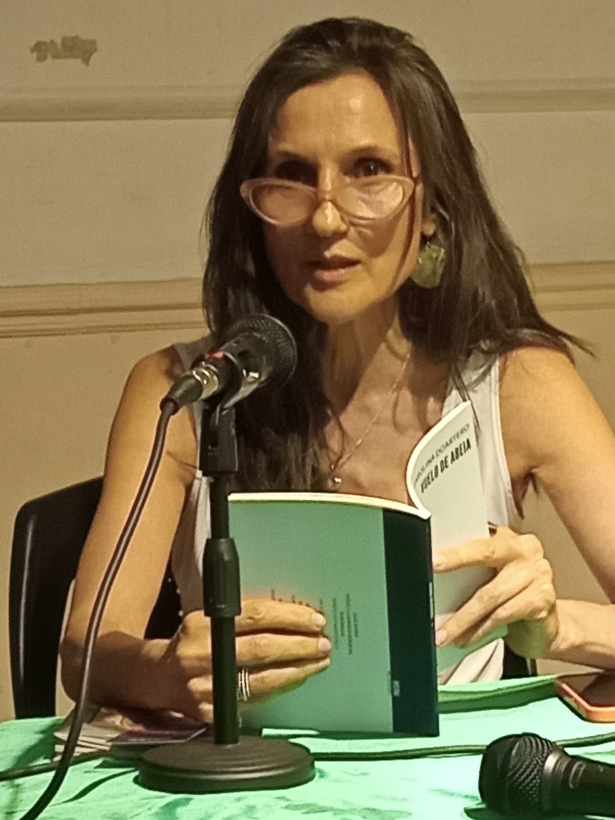 foto de Carolina con libro